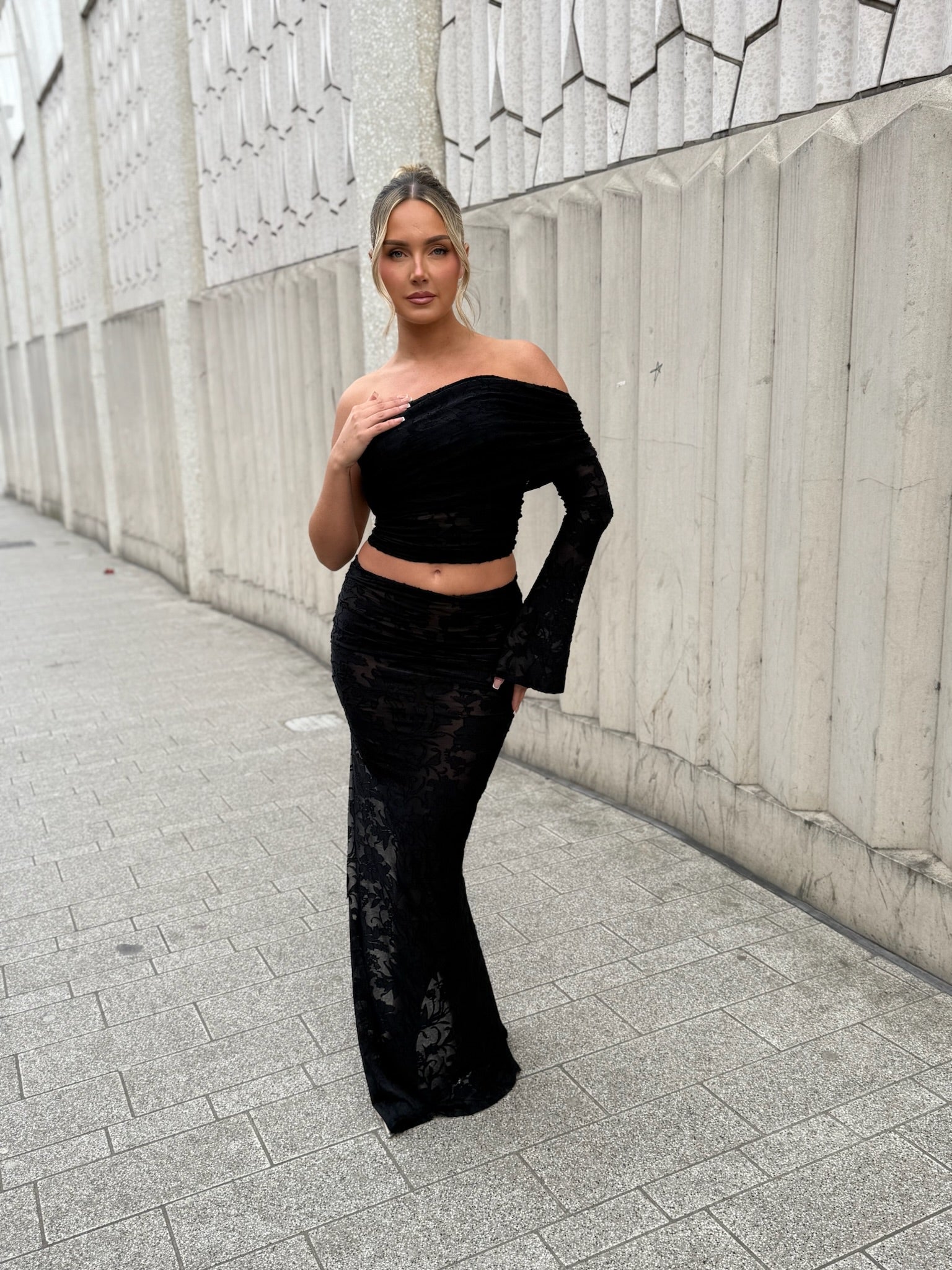 Eden One Sleeve Two Piece Set Black Floral