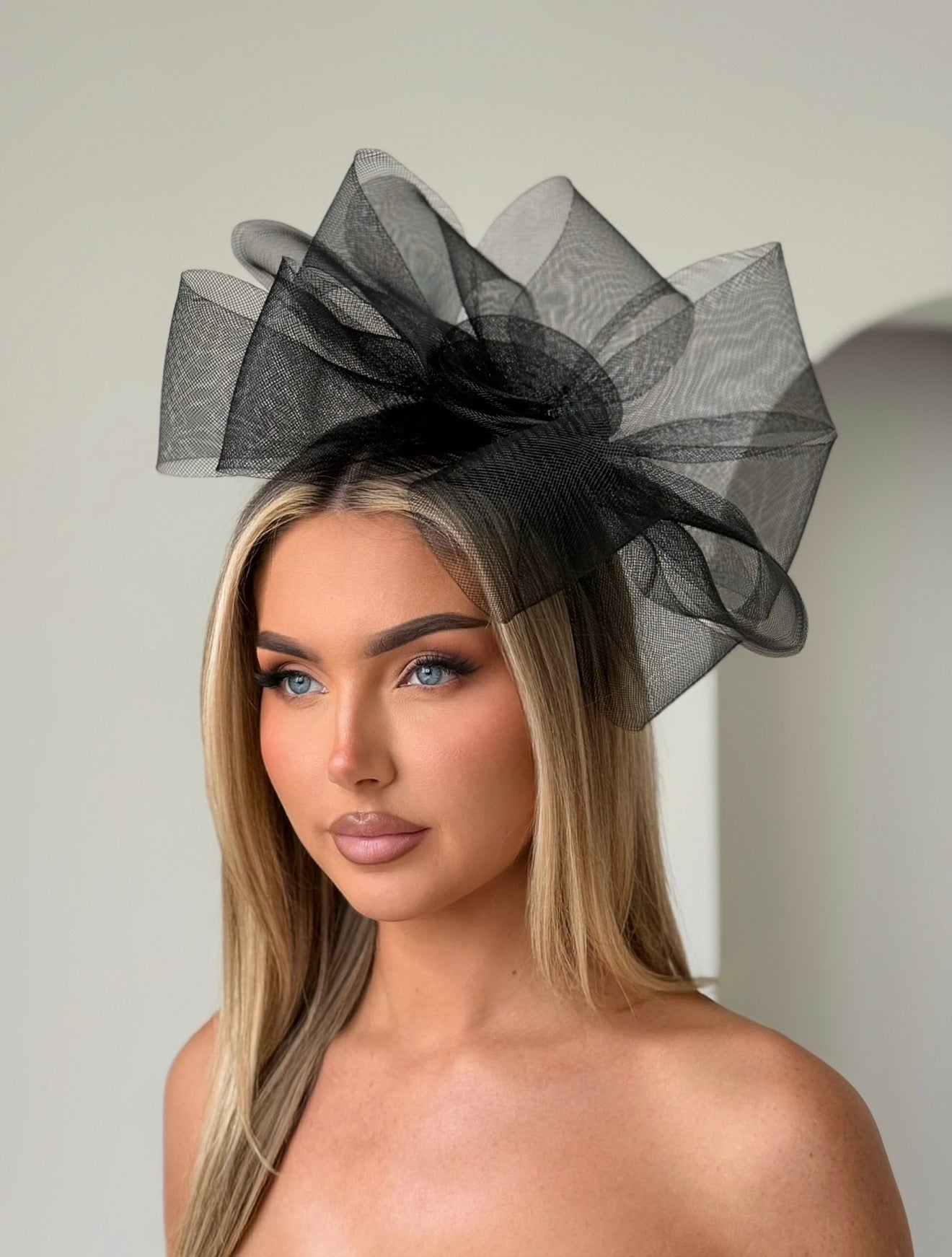 Rose Fascinator Black