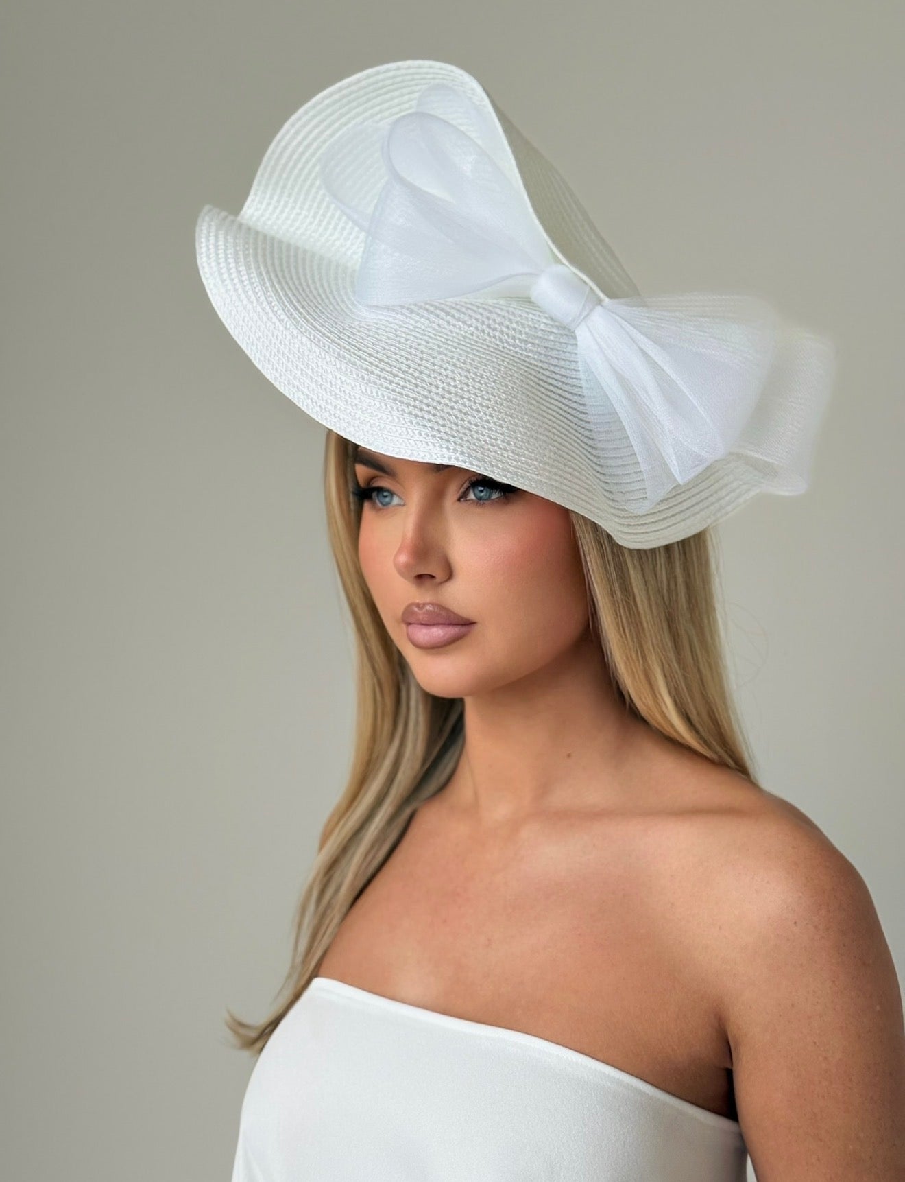Bow Plate Fascinator White